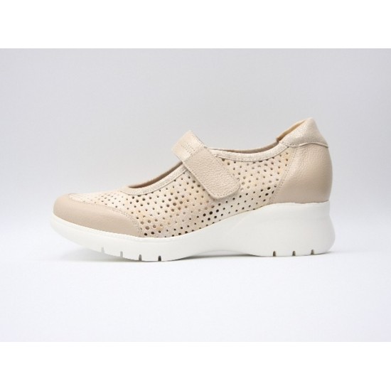 Mercedes PIE SANTO 250657 beige