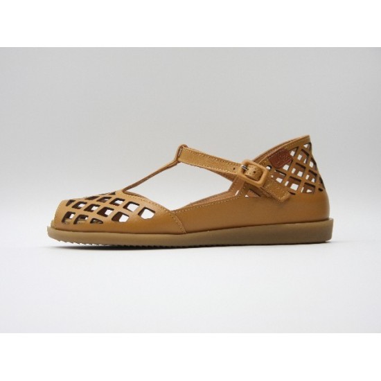 Mercedes RAY MUSGO colla camel