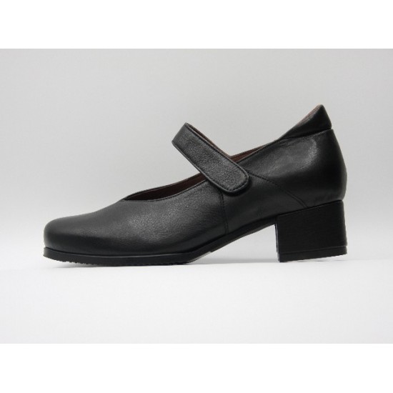 Mercedes TRIMAS 2205 negro